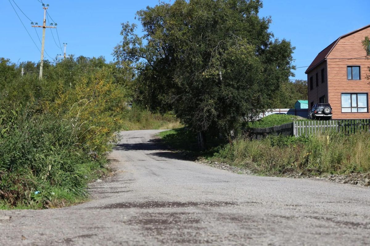 Дорогу на улице Спортивной в Сосновке избавили от ям и провалов Дорогу на улице Спортивной в Сосновке избавили от ям и провалов