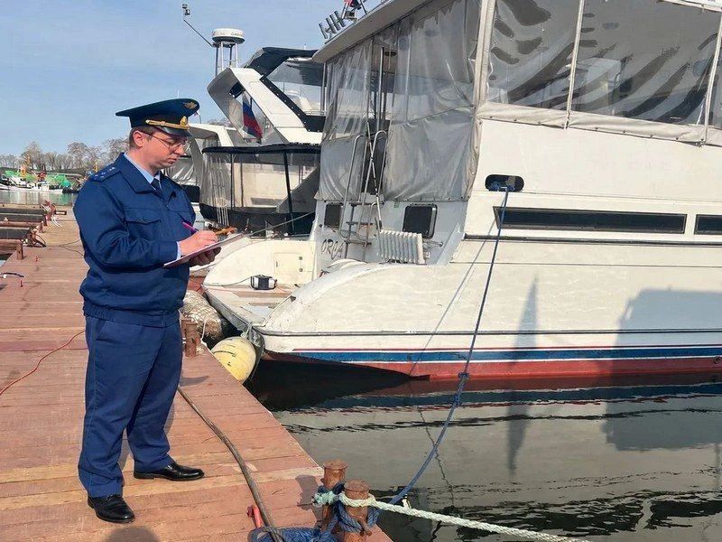На Камчатке прокуратура привлекла к ответственности более десятка судовладельцев