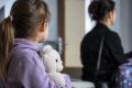 У матери забрали дочь по решению суда