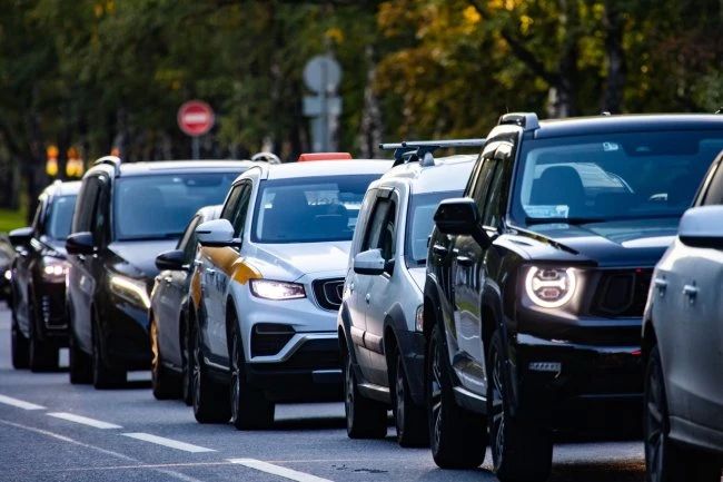 Водителям с иностранными номерами могут дать сутки на оплату штрафов