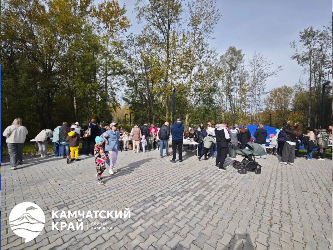 Огромный кит встречает гостей фестиваля «Море жизни» Огромный кит встречает гостей фестиваля «Море жизни»