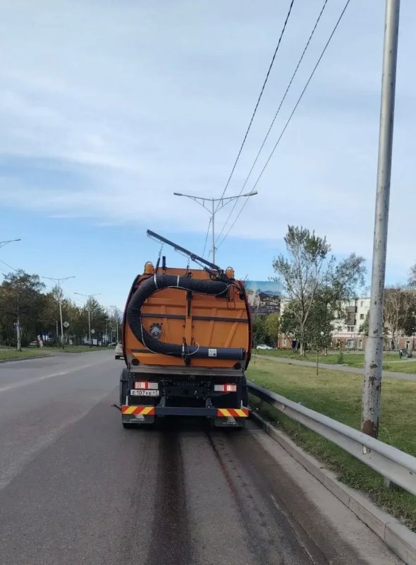 Город день за днем. 26 сентября 2026 года Подрядные организации ежедневно проводят комплекс работ по содержанию улично-дорожной сети Петропавловска-Камчатского Город день за днем. 26 сентября 2026 года Подрядные организации ежедневно проводят комплекс работ по содержанию улично-дорожной сети Петропавловска-Камчатского