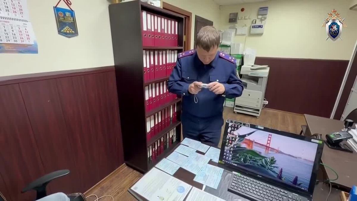 Следователи назвали три версии пожара на рыболовецком судне у Камчатки