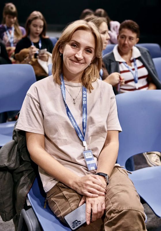 Надежда Гоголева вошла в число лучших участников образовательной программы «Единые: концепция и форма» Надежда Гоголева вошла в число лучших участников образовательной программы «Единые: концепция и форма»