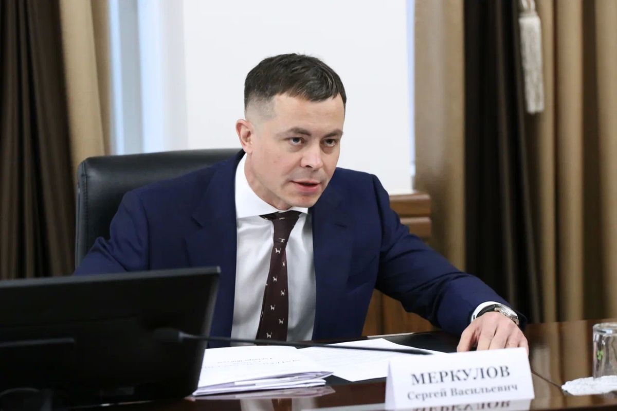Депутатам Заксобрания 5-го созыва вручили удостоверения Депутатам Заксобрания 5-го созыва вручили удостоверения