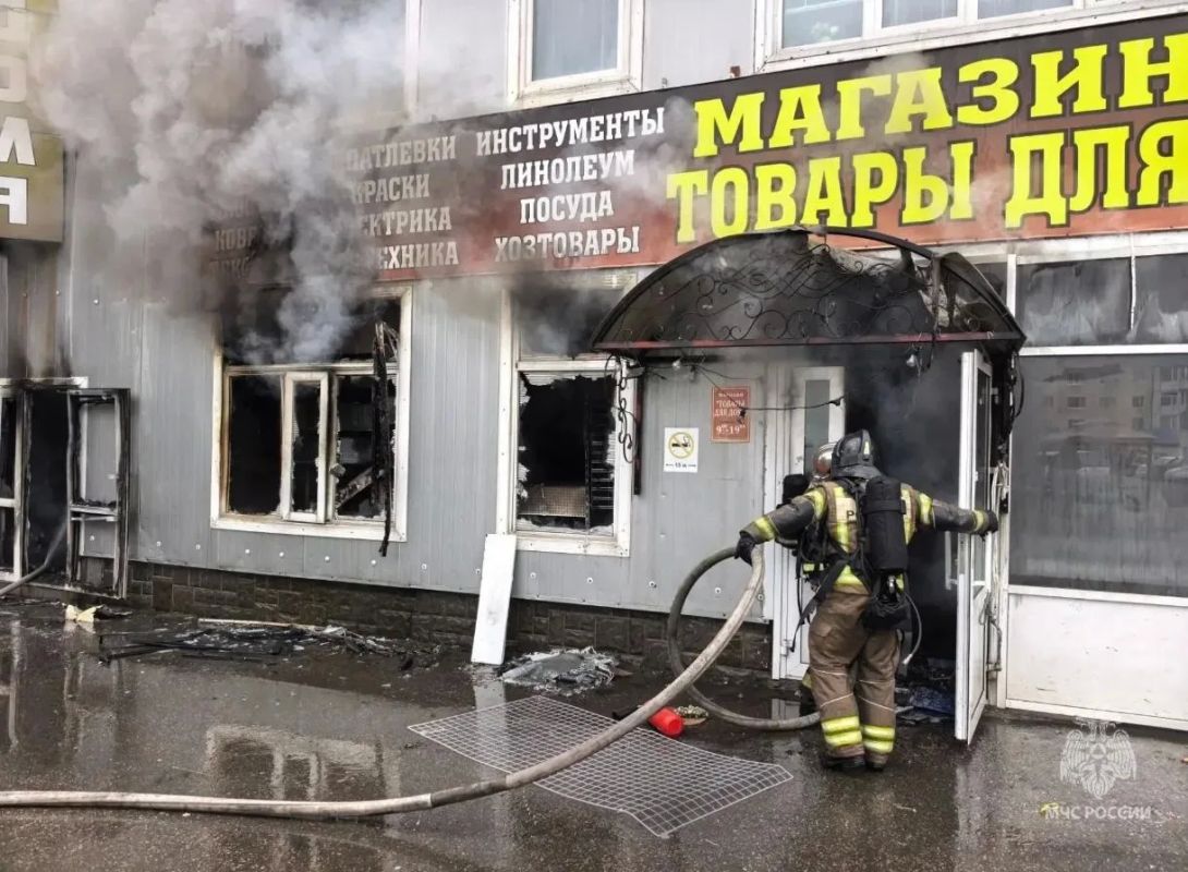 ГУ МЧС опубликовало кадры с места пожара ГУ МЧС опубликовало кадры с места пожара