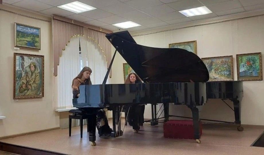 Столичные музыканты провели мастер-классы для камчатских школьников и преподавателей Столичные музыканты провели мастер-классы для камчатских школьников и преподавателей