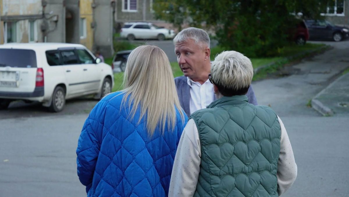По поручению Главы города Андрея Воровского специалисты Контрольного управления администрации города проводят обследования территорий и фиксируют нарушения требований правил благоустройства По поручению Главы города Андрея Воровского специалисты Контрольного управления администрации города проводят обследования территорий и фиксируют нарушения требований правил благоустройства