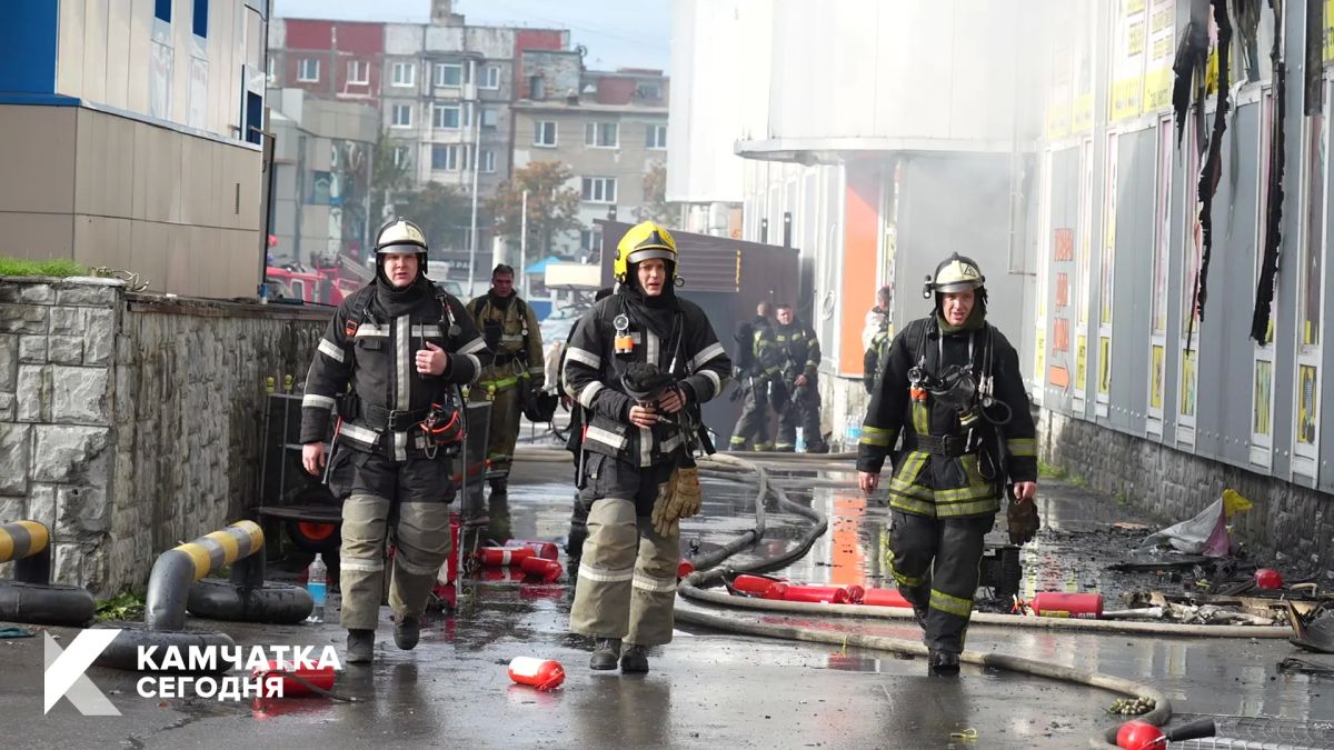 Пожар на рынке в краевой столице охватил 900 квадратных метров Пожар на рынке в краевой столице охватил 900 квадратных метров