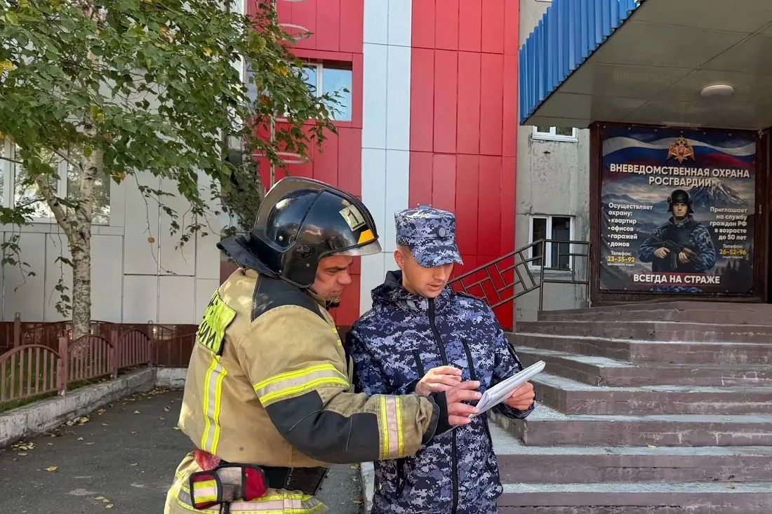 На Камчатке Росгвардия и МЧС России отработали взаимодействие при пожаре На Камчатке Росгвардия и МЧС России отработали взаимодействие при пожаре