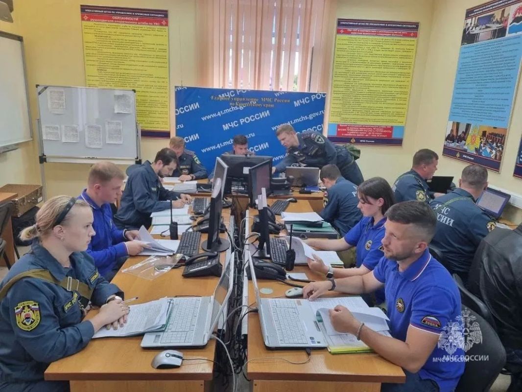 Центру управления в кризисных ситуациях ГУ МЧС России по Камчатскому краю исполнилось 16 лет Центру управления в кризисных ситуациях ГУ МЧС России по Камчатскому краю исполнилось 16 лет