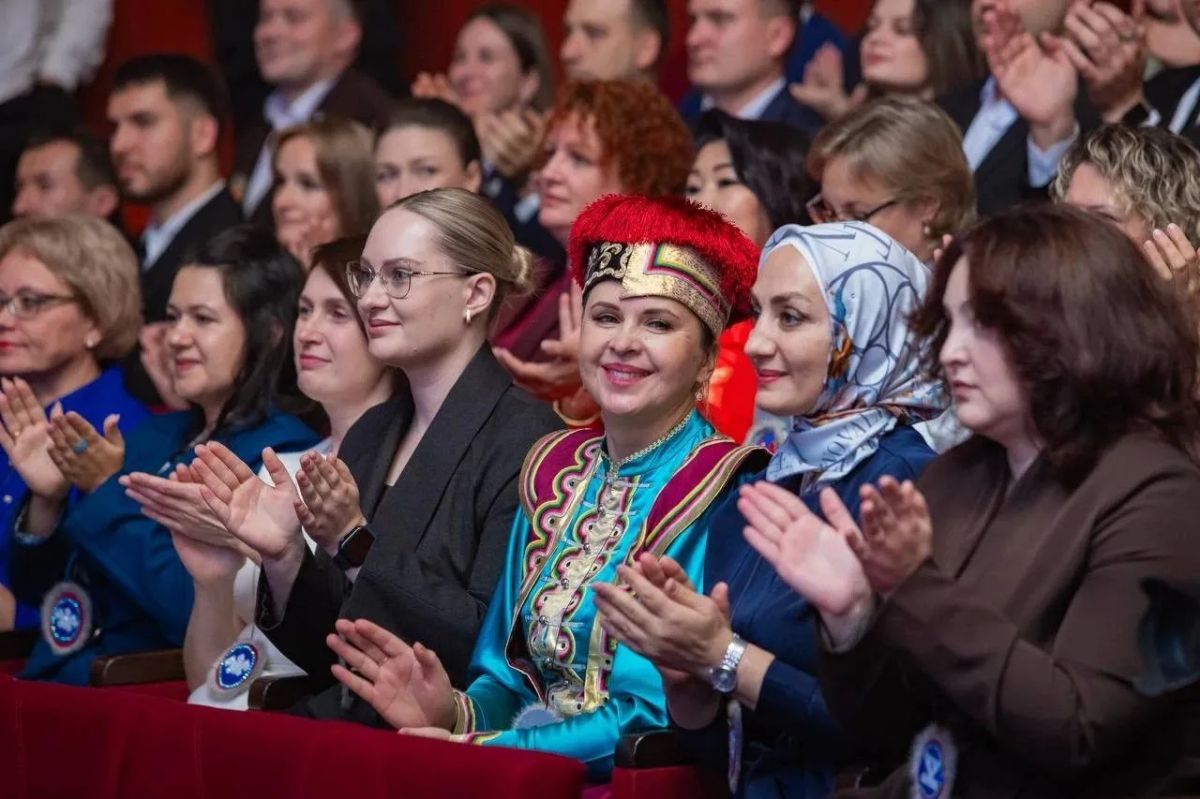 Камчатская команда приняла участие в торжественном открытии финала Всероссийского конкурса «Мастер года» Камчатская команда приняла участие в торжественном открытии финала Всероссийского конкурса «Мастер года»