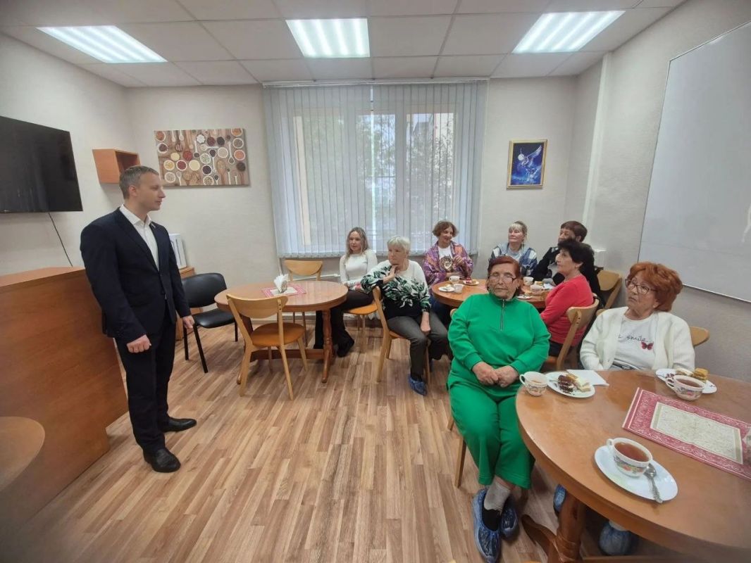 Евгений Беляев: Сегодня, в Международный день пожилых людей, посетил Комплексный центр социального обслуживания населения Петропавловск-Камчатского городского округа Евгений Беляев: Сегодня, в Международный день пожилых людей, посетил Комплексный центр социального обслуживания населения Петропавловск-Камчатского городского округа