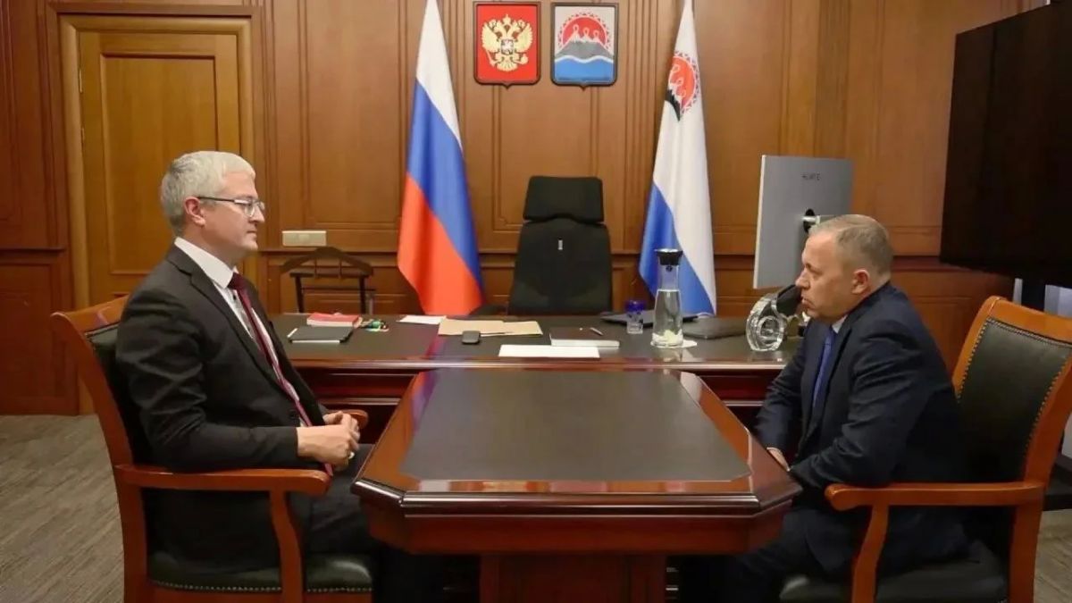 Владимир Солодов предложил главе Мильковского округа возглавить Министерство по чрезвычайным ситуациям региона