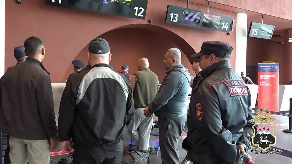 Пять иностранцев выдворили с Камчатки - въезд в Россию им закрыли до 10 лет