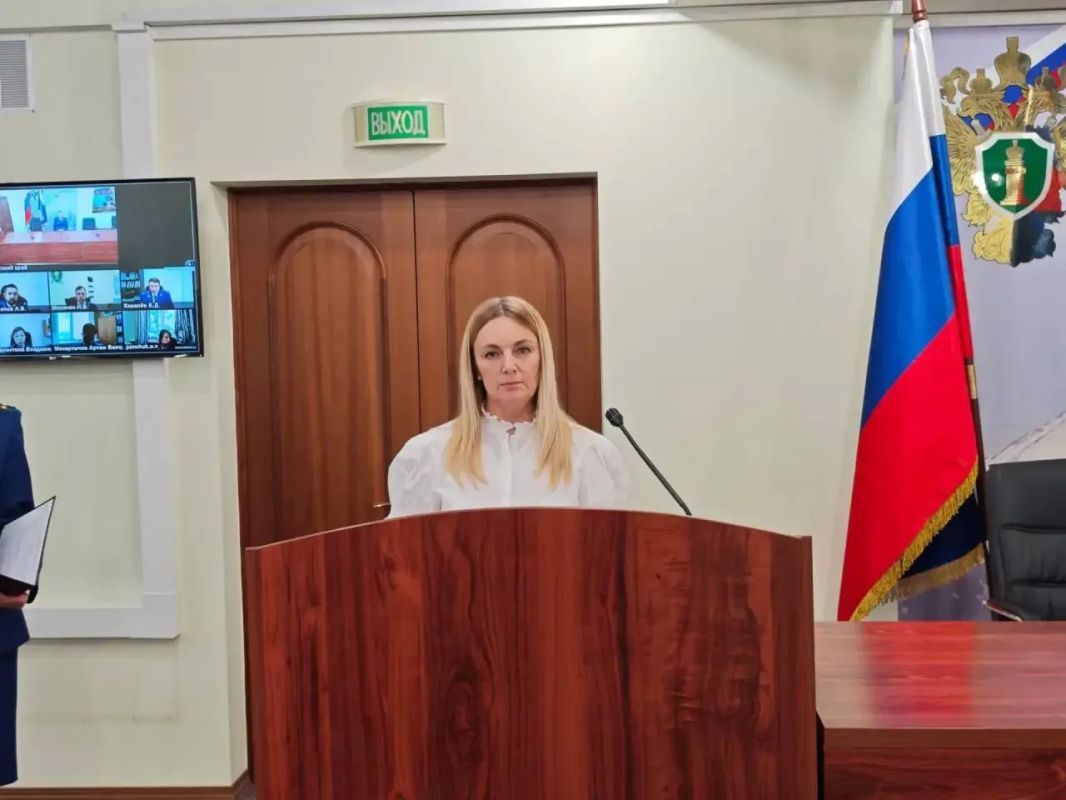 Молодые сотрудники прокуратуры Камчатского края приняли Присягу прокурора Молодые сотрудники прокуратуры Камчатского края приняли Присягу прокурора