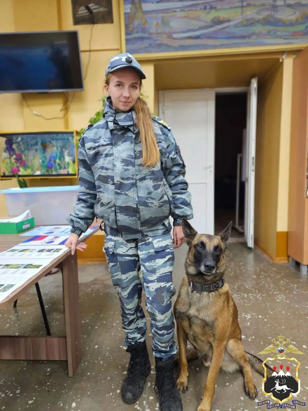 Те, кто ждёт дома: камчатские полицейские поделились фотографиями своих питомцев Те, кто ждёт дома: камчатские полицейские поделились фотографиями своих питомцев