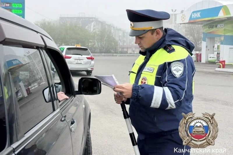Камчатские водители гоняют по дорогам без прав на тонированных автомобилях