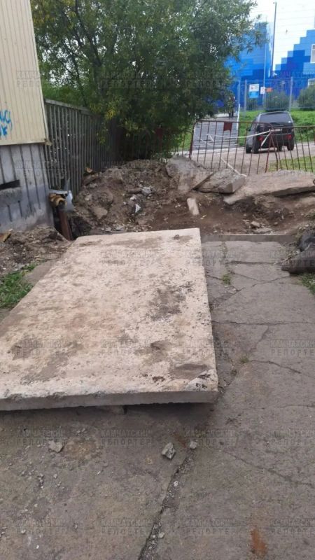 #нам_пишут. «Здравствуйте, уже около месяца, а может и больше, разрыто компанией Камчатскэнерго на Карбышева, 3, возле школы №45 #нам_пишут. «Здравствуйте, уже около месяца, а может и больше, разрыто компанией Камчатскэнерго на Карбышева, 3, возле школы №45