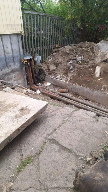 #нам_пишут. «Здравствуйте, уже около месяца, а может и больше, разрыто компанией Камчатскэнерго на Карбышева, 3, возле школы №45