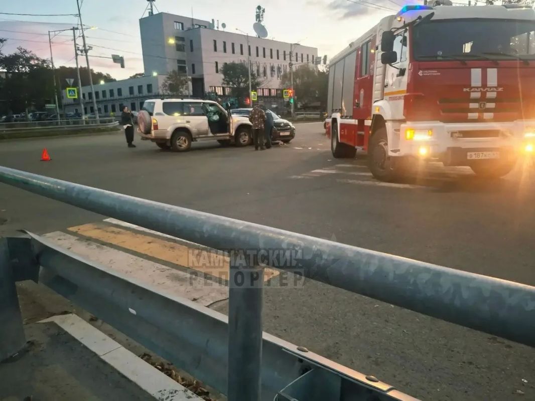 #нам_пишут. «ДТП на перекрёстке у остановки «Стройгородок».» Фото от нашего подписчика - в публикации