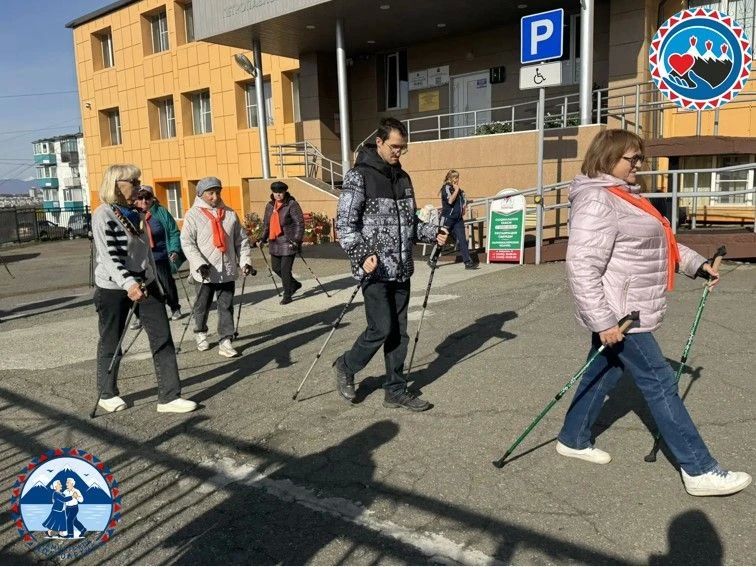 Здоровье и бодрость на свежем воздухе: мастер-класс от клуба «Скандинавушки» Здоровье и бодрость на свежем воздухе: мастер-класс от клуба «Скандинавушки»