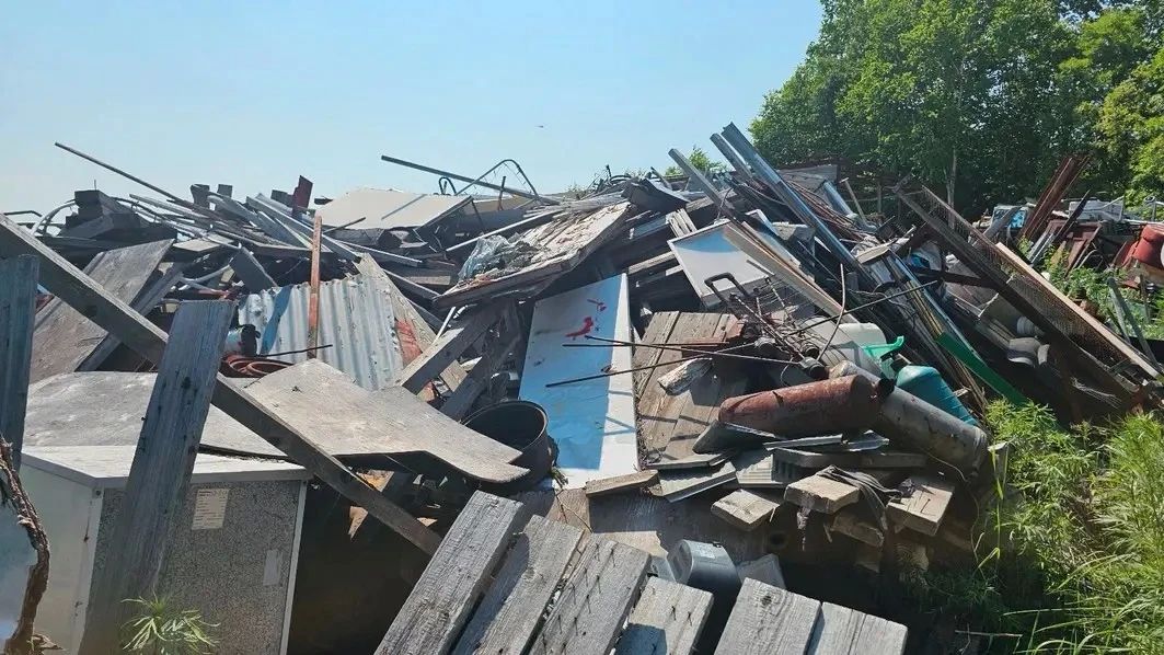По требованию природоохранной прокуратуры муниципалитет обязали очистить земельный участок от отходов По требованию природоохранной прокуратуры муниципалитет обязали очистить земельный участок от отходов