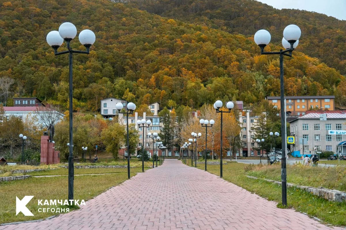 Осень пришла на Камчатку. Сначала изменился воздух: он стал резче, плотнее, с горечью океана и мокрой травы Осень пришла на Камчатку. Сначала изменился воздух: он стал резче, плотнее, с горечью океана и мокрой травы