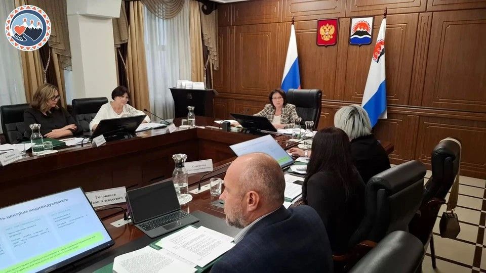 В Правительстве Камчатского края прошло расширенное заседание комиссии по делам несовершеннолетних и защите их прав