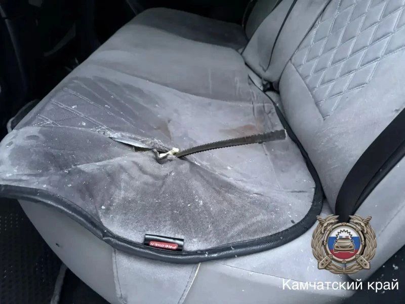 На Камчатке фирма требует с дорожного подрядчика деньги за пробитое штырем такси