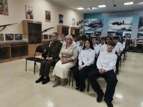 «Камчатка» из девяностых. Военнослужащий Евгений с позывным «Камчатка» встретился со школьниками в Подольске