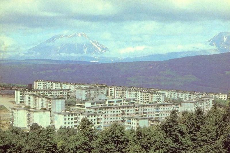 Адресный шок. Жильцы огромного дома №1 по улице Терешковой в Петропавловске-Камчатском внезапно обрели проблемы, связанные с адресом регистрации и проживания