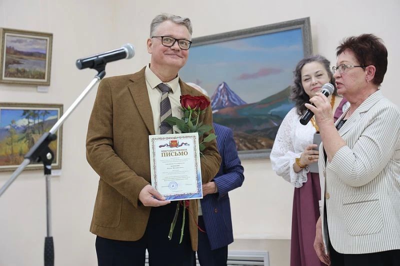 Ретроспективная выставка художника Ивана Царькова открылась на Камчатке