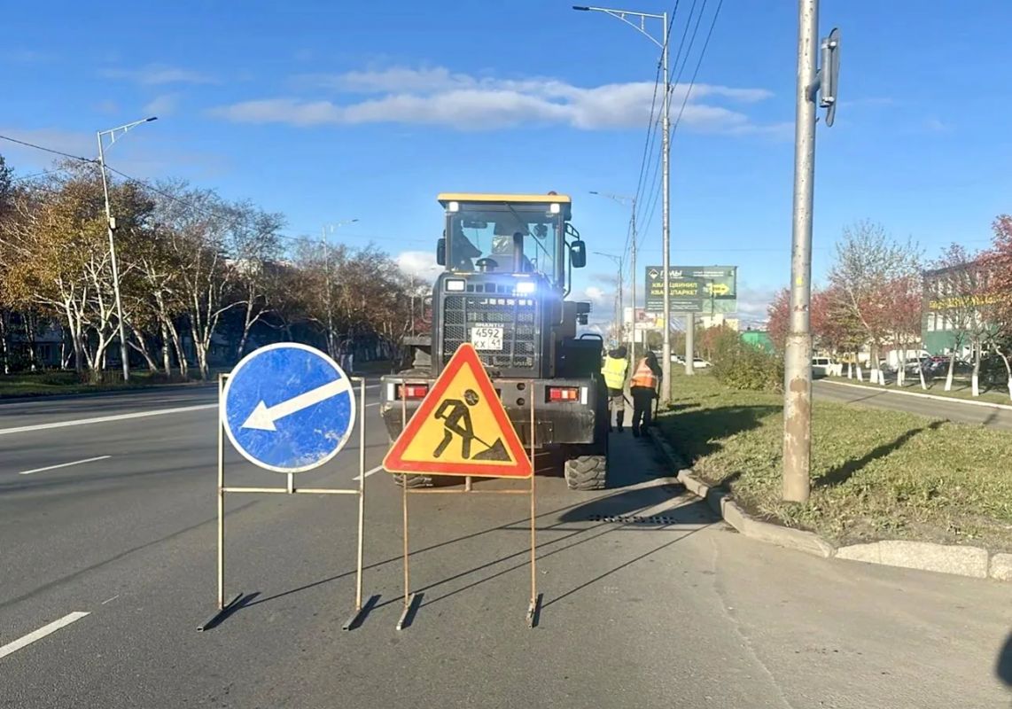 Город день за днем . . 11 октября 2026 года На улицах города продолжается ежедневная работа по содержанию территорий Подрядные организации приводят в порядок остановочные павильоны и прилегающие к ним территории Город день за днем . . 11 октября 2026 года На улицах города продолжается ежедневная работа по содержанию территорий Подрядные организации приводят в порядок остановочные павильоны и прилегающие к ним территории