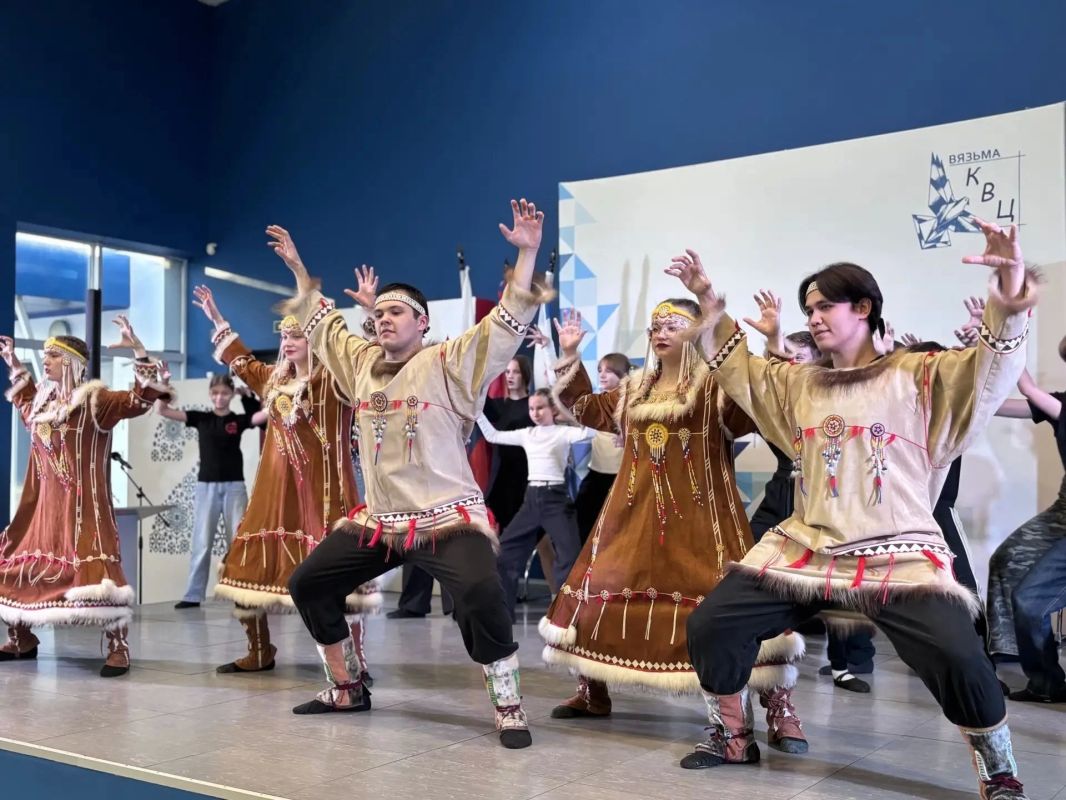 В Вязьме открылась выставка «Амто, Корякия!» В Вязьме открылась выставка «Амто, Корякия!»