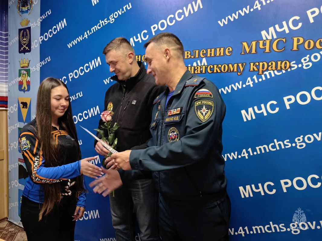 На Камчатке чествовали призеров межрегиональных соревнований «Школа безопасности» На Камчатке чествовали призеров межрегиональных соревнований «Школа безопасности»