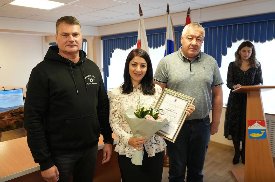 Усть-Камчатск отметил 295-ю годовщину: жителям вручили краевые награды