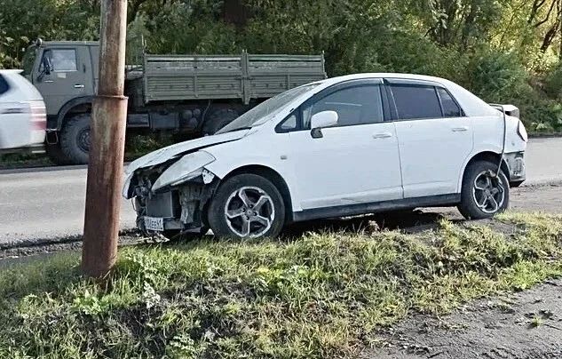 Брошенный автомобиль на улице Омской убрали после вмешательства мэрии