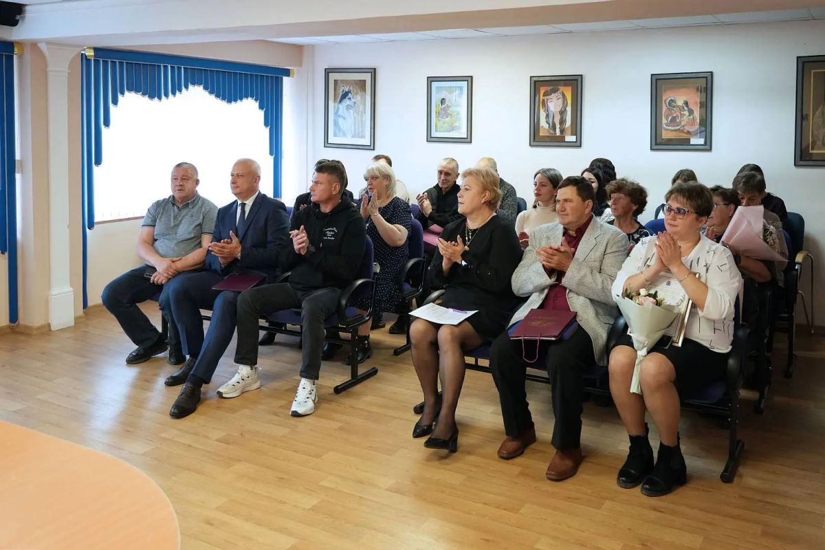 В УстьКамчатске прошла торжественная церемония в честь 295й годовщины образования поселка В УстьКамчатске прошла торжественная церемония в честь 295й годовщины образования поселка