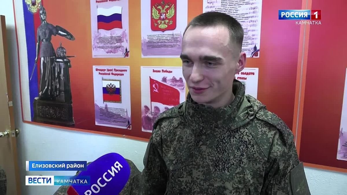 Год начинается здесь. Наша съёмочная группа провела целый день вместе с новобранцами - от медкомиссии до первого вечера в кубрике