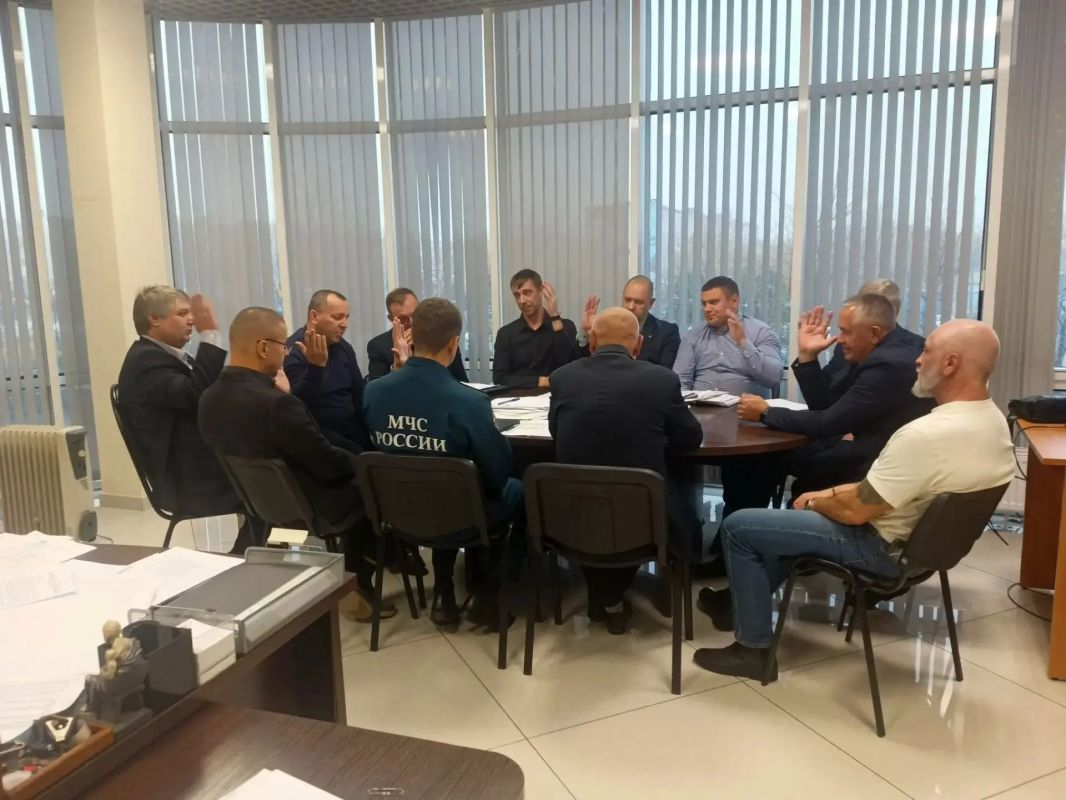 Сегодня состоялось заседание штаба по обеспечению безопасности электроснабжения, посвящённое готовности ресурсоснабжающих организаций в сфере электроэнергетики к работе в осеннезимний период