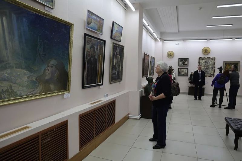 В Камчатском художественном музее открылась выставка «Здесь снег хранит огонь»