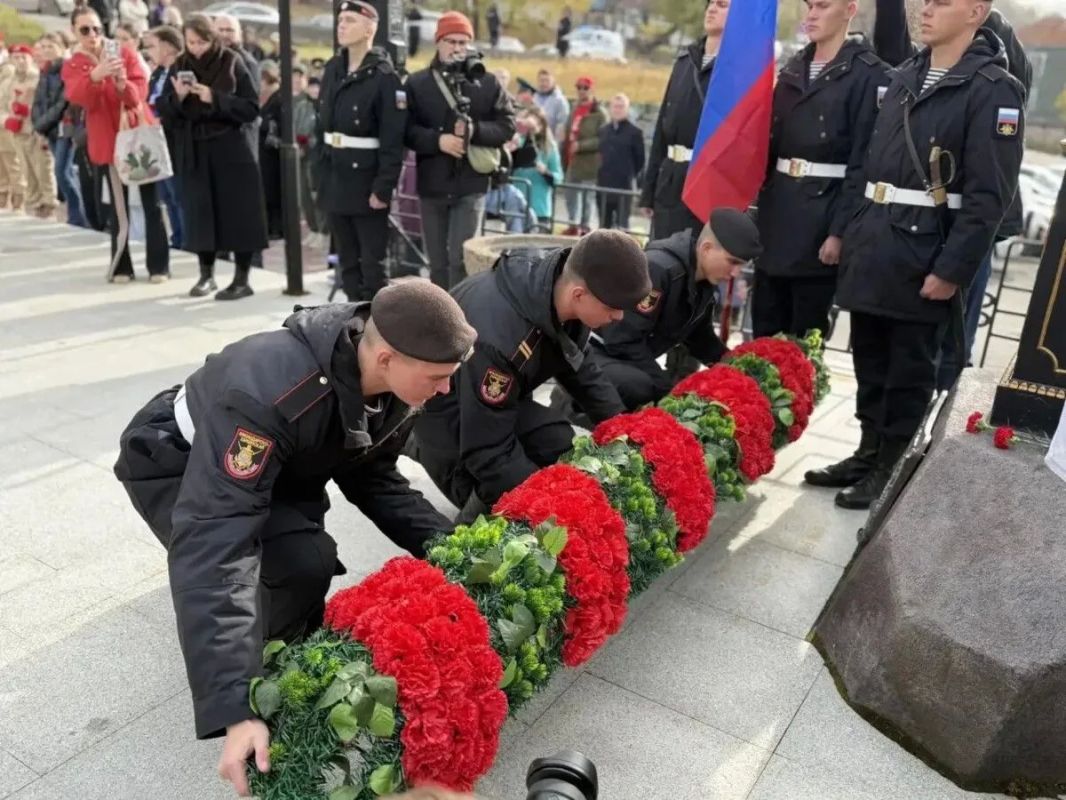 Петропавловск-Камчатский отмечает 286-летие со дня основания Петропавловск-Камчатский отмечает 286-летие со дня основания