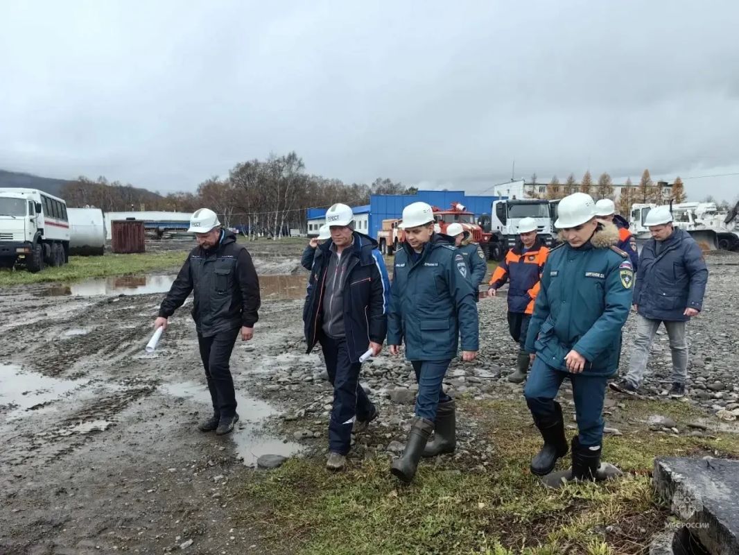 Роман Курынин оценил готовность инфраструктуры МЧС на Камчатке Роман Курынин оценил готовность инфраструктуры МЧС на Камчатке