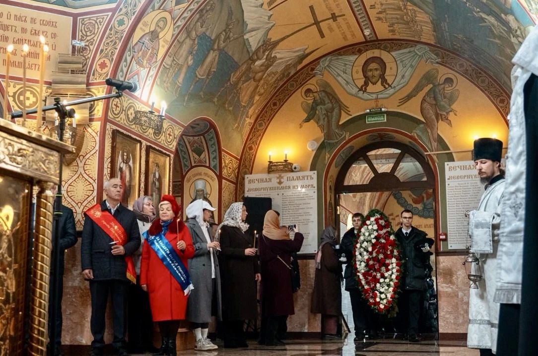 Память моряков и рыбаков, не вернувшихся из моря, почтили на Камчатке Память моряков и рыбаков, не вернувшихся из моря, почтили на Камчатке