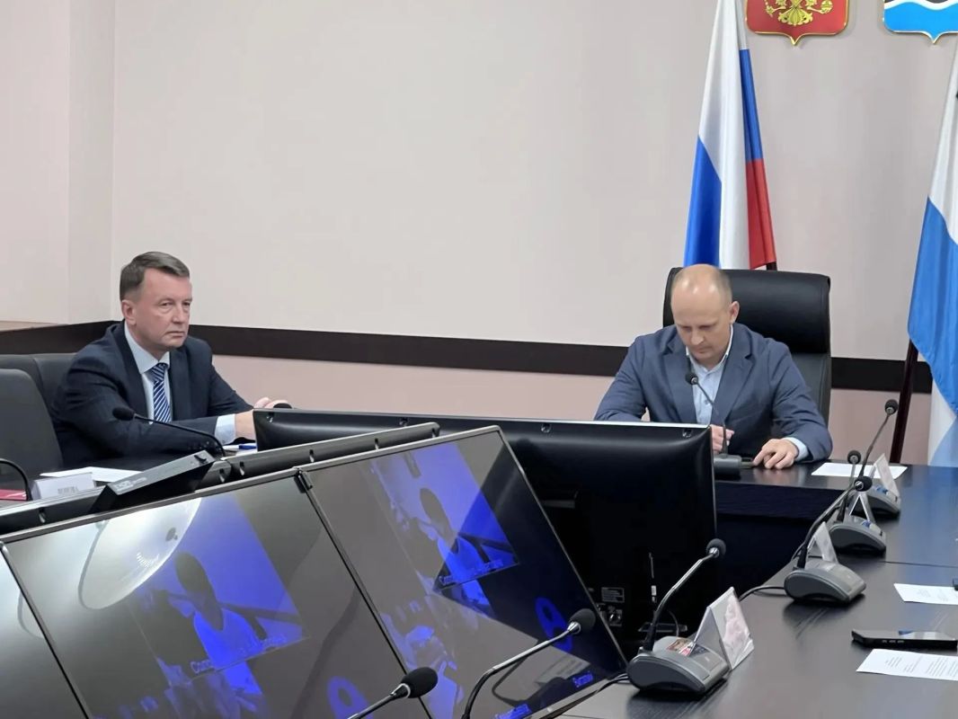 Спорт рядом с домом: на Камчатке обсудили доступность школьных спортзалов для детских секций Спорт рядом с домом: на Камчатке обсудили доступность школьных спортзалов для детских секций