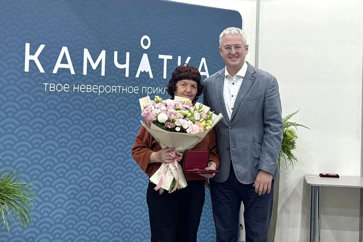 На Камчатке отметили заслуги лидеров регионального туризма На Камчатке отметили заслуги лидеров регионального туризма