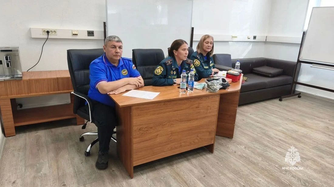 Учебно-методическое занятие провели на Камчатке сотрудники МЧС России с представителями Государственной фельдъегерской службы России Учебно-методическое занятие провели на Камчатке сотрудники МЧС России с представителями Государственной фельдъегерской службы России