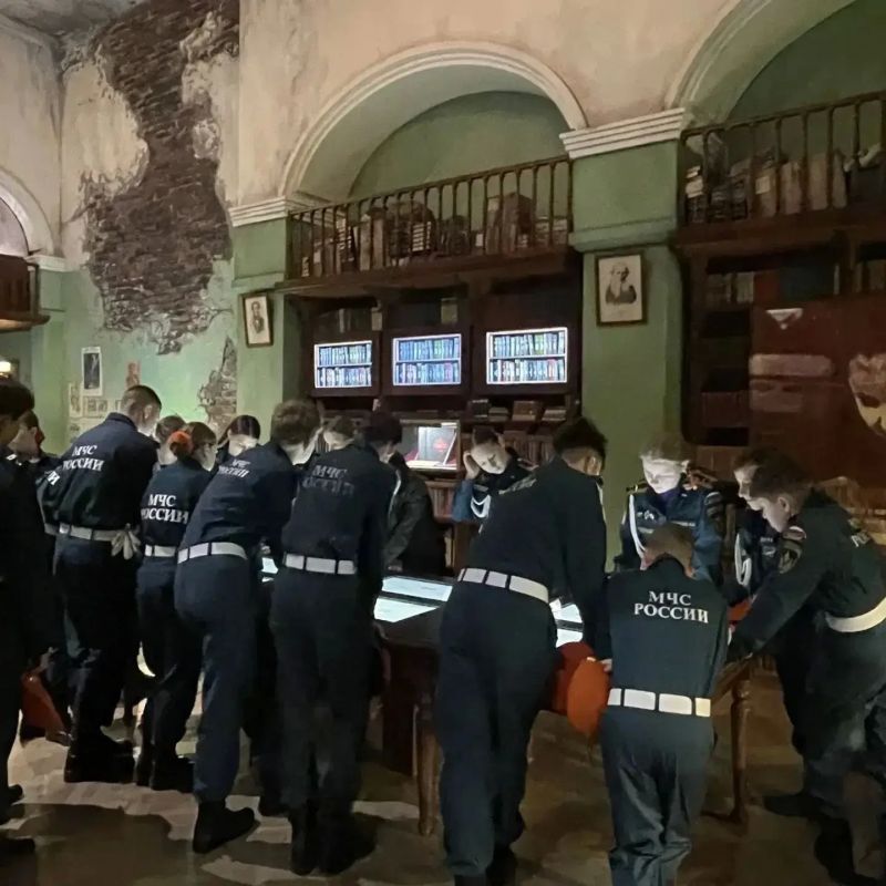 Камчатские кадеты МЧС России посетили Музей Победы Камчатские кадеты МЧС России посетили Музей Победы
