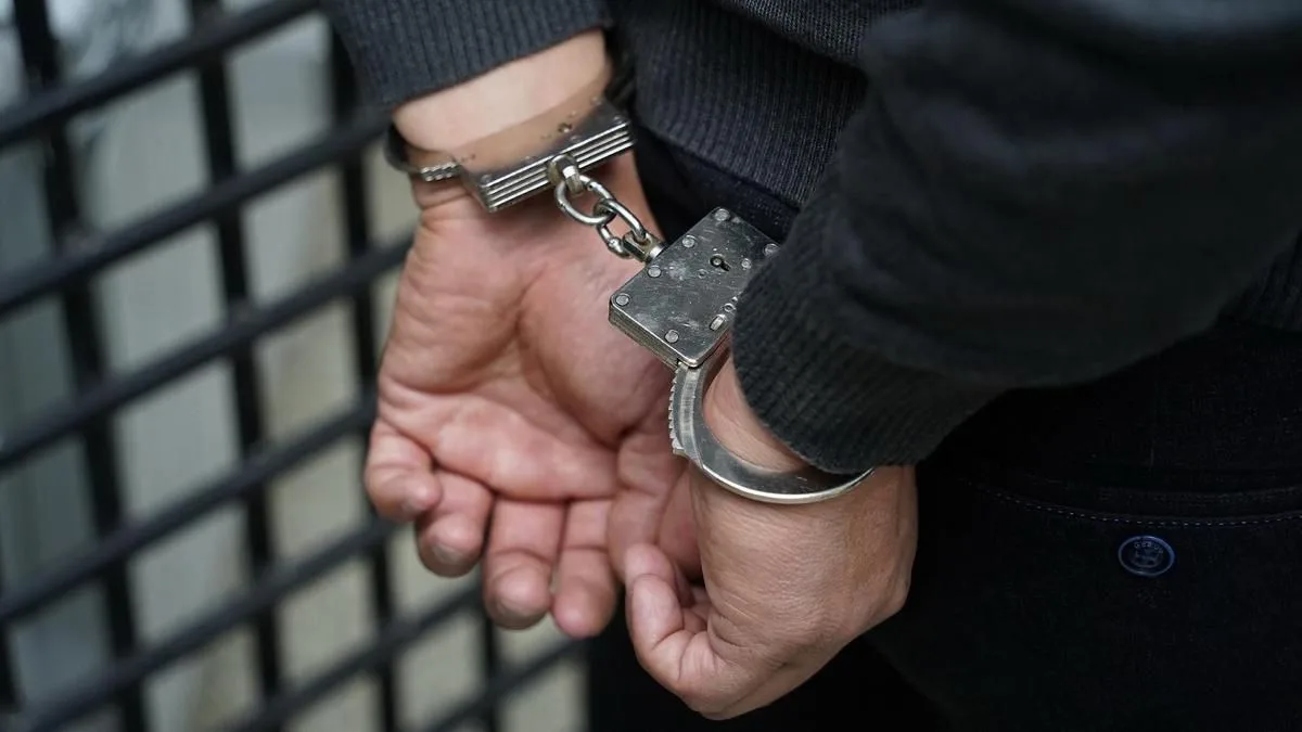 В Петропавловске задержали мужчину за кражу алкоголя и продуктов из супермаркета